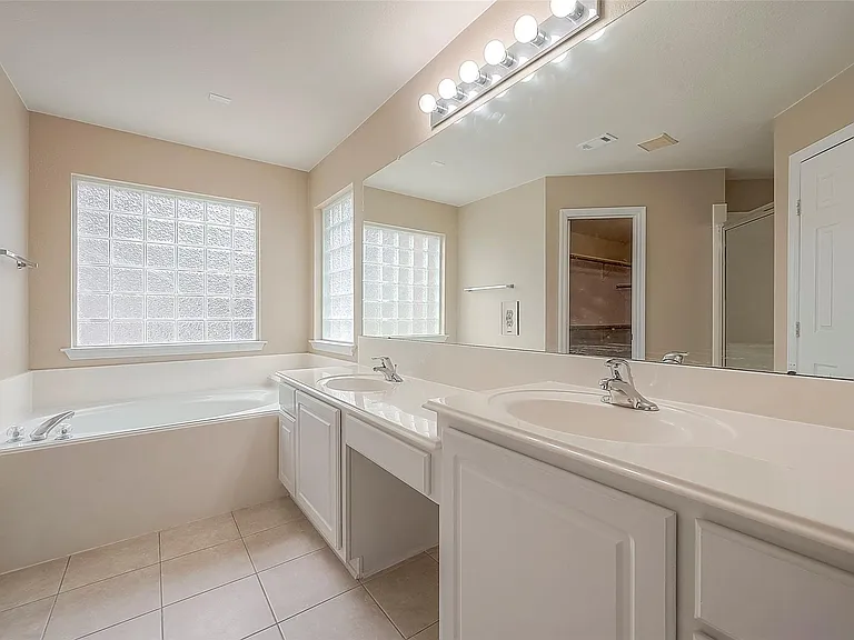 134 E Foxbriar Forest Cir — Photo 40