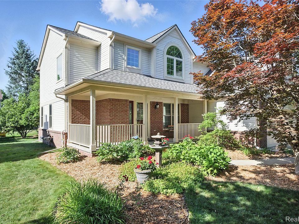 1st image of 43011 Brookstone Dr