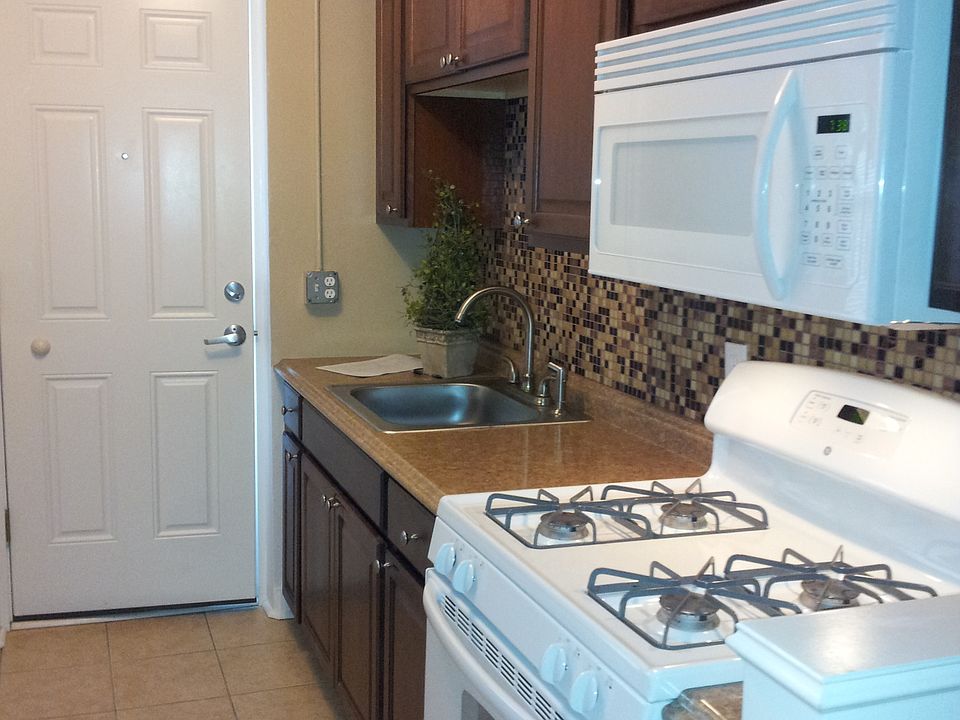 2nd image of 430 N Park Blvd APT 7