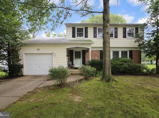 14 Snuff Box Ln, Marlton, NJ 08053