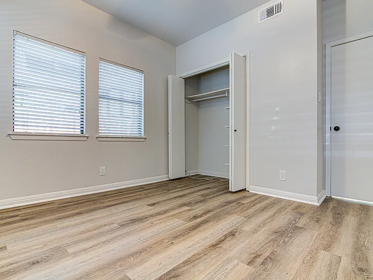311 W Mary St #B — Photo 16