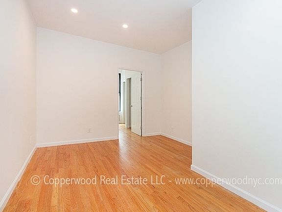 4th image of 121 E 82nd St APT 7