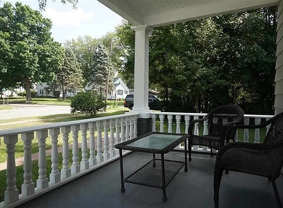 2nd image of 307 N Elm St