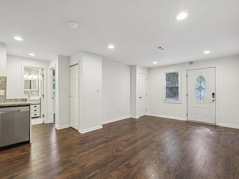 2056A Abby Ln NE — Photo 26