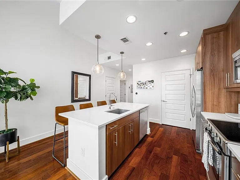 1080 Peachtree St NE #1306 — Photo 6