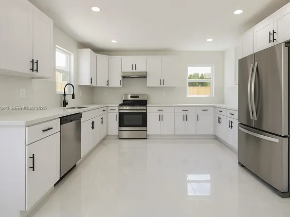 2840 NW 171st St, Miami Gardens, FL 33056
