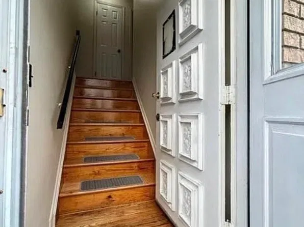 204 Darlington Ave, Staten Island, NY 10312