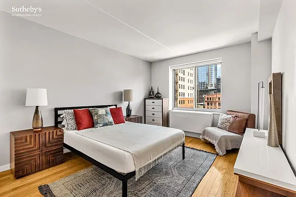 Rented by Sotheby's International Realty | media 10