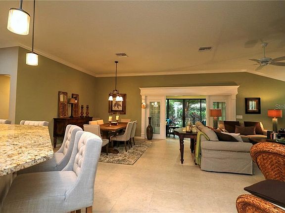 4th image of 622 Keller Ct