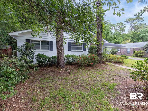 3rd image of 4828 Princeton Dr