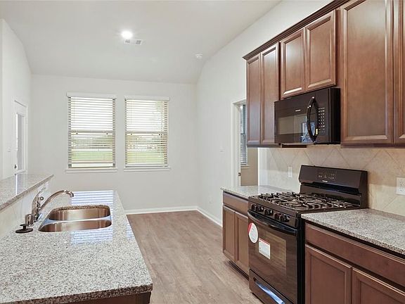 3rd image of 1147 Brahma Cir