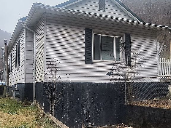 2nd image of 805 Georges Creek Dr