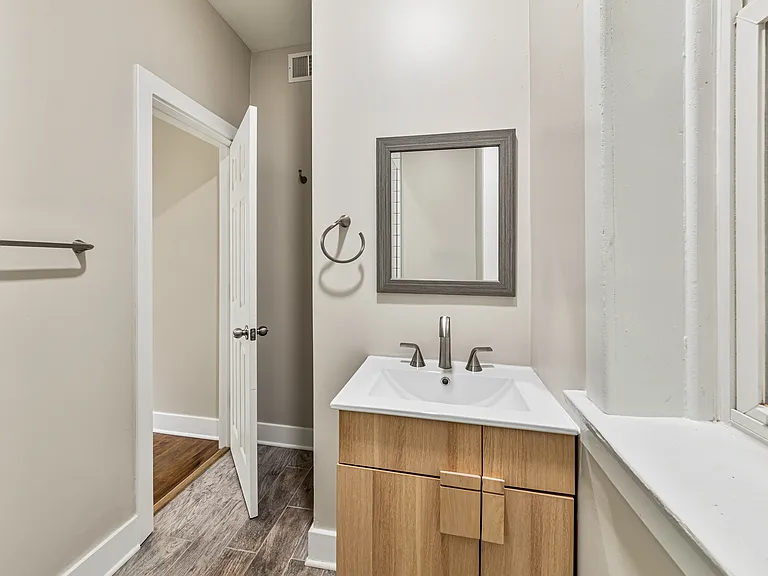 2630 W Division St #2R — Photo 14