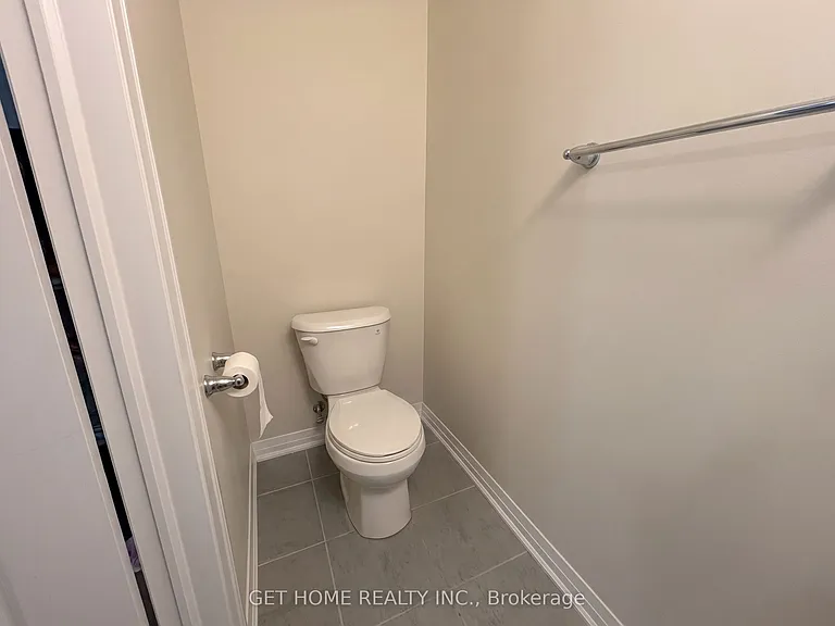 696 Benninger Dr — Photo 5