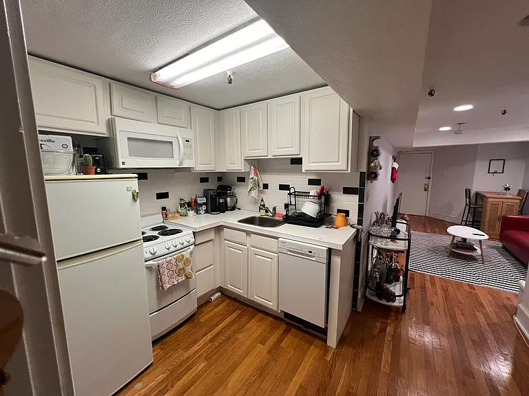 45 Westland Ave #4A — Photo 13