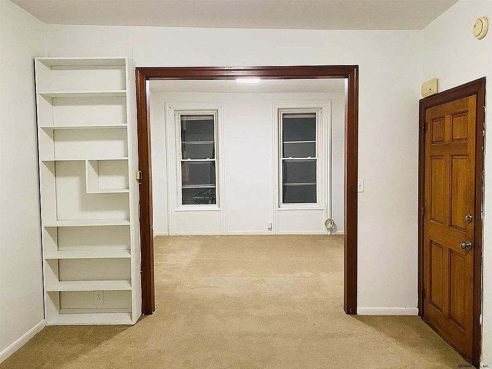 1st image of 412 1st St #2