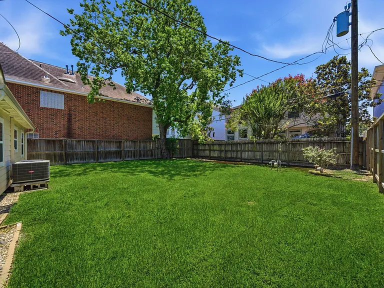 4403 Cynthia St — Photo 10