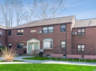 24530 62nd Ave, Douglaston, NY 11362