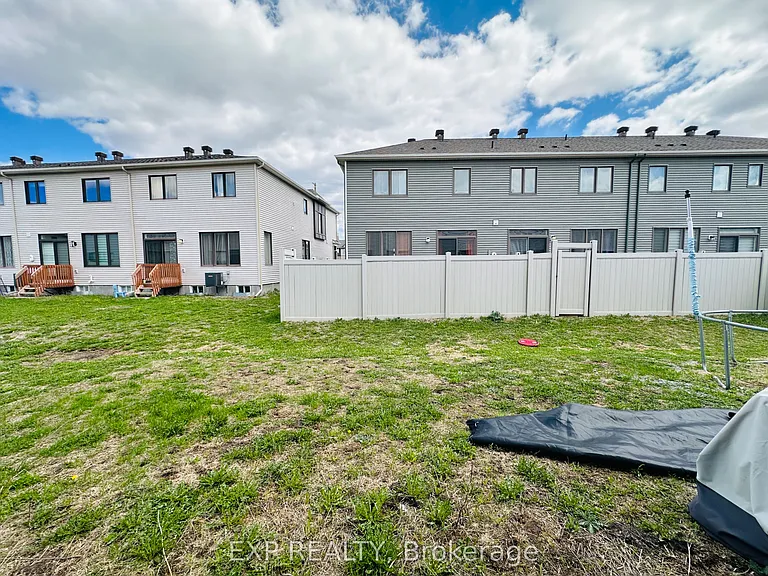 823 Regulus Rdg — Photo 24