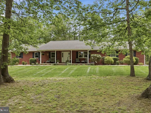435 Summit Dr, Moorefield, WV 26836