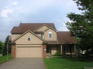 5614 Adderstone Dr, Clarkston, MI
