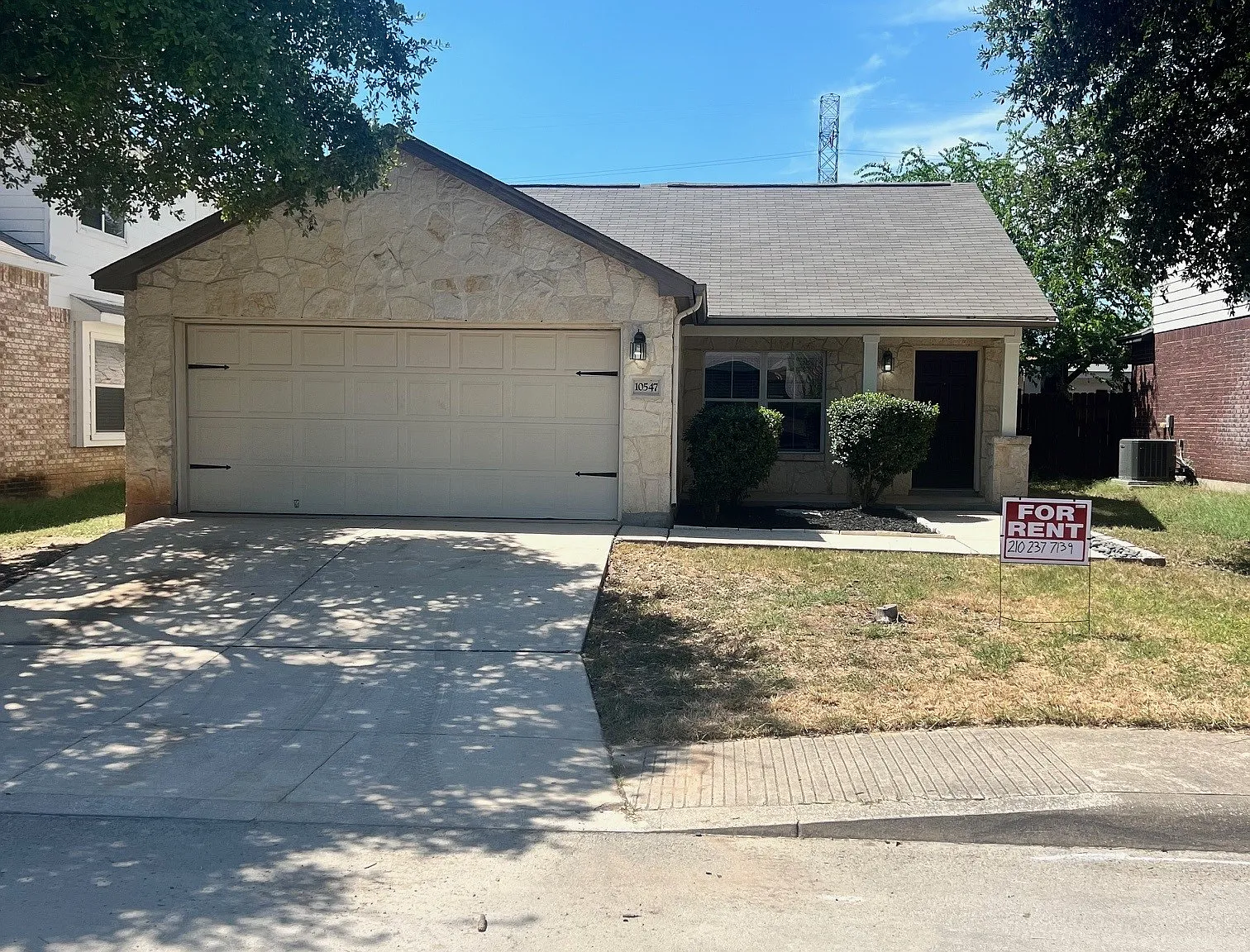 3 bed, 1573 sqft, $1,900 — Photo 1