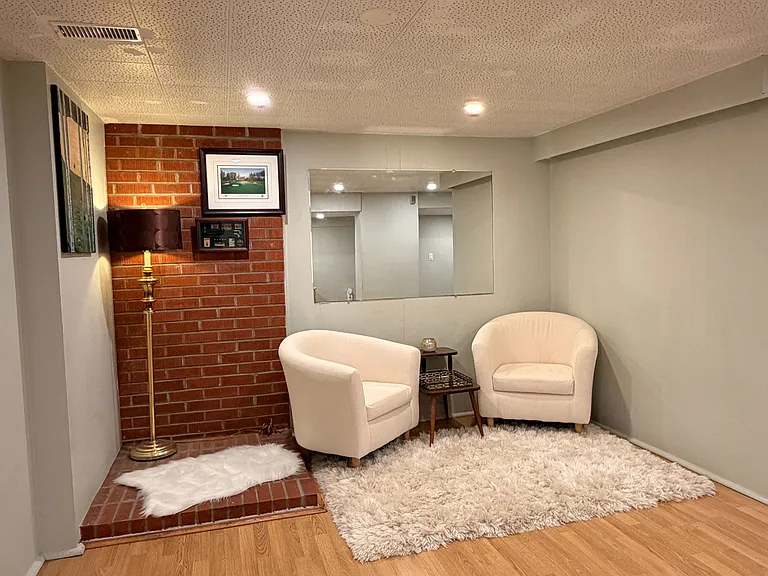 138 Goulding Ave #BASEMENT — Photo 6