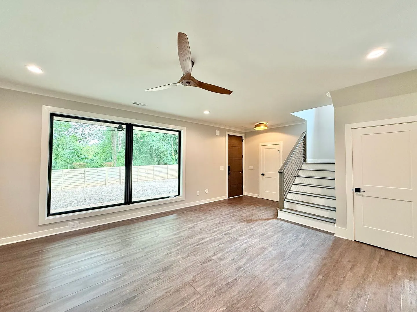 **Offering $1,000 Rent Credit For A Lease Signed By 8/31** Brand New Luxury 3bd, 2.5ba Downtown R... — Photo 4