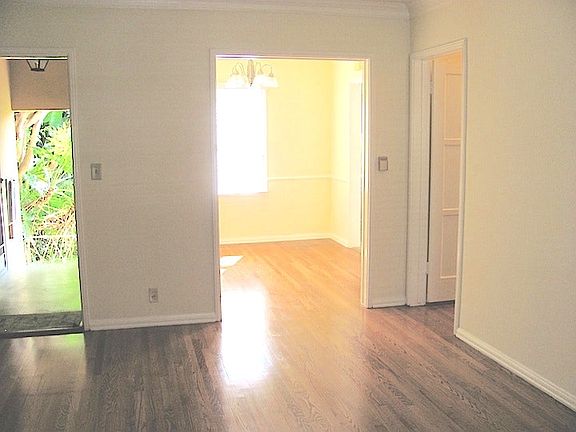 Living-Dining-Froont Door