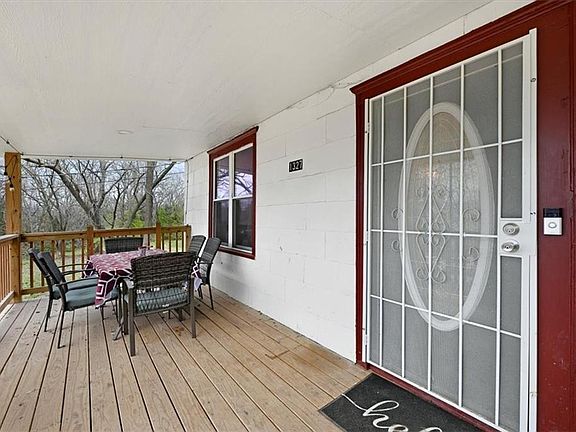 5th image of 1327 Waverly Ave