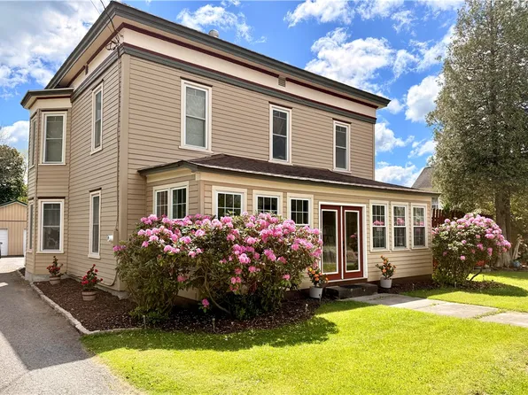 5 Lake St, New Berlin, NY 13411