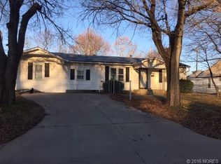 210 NW 4th St, Checotah, OK 74426