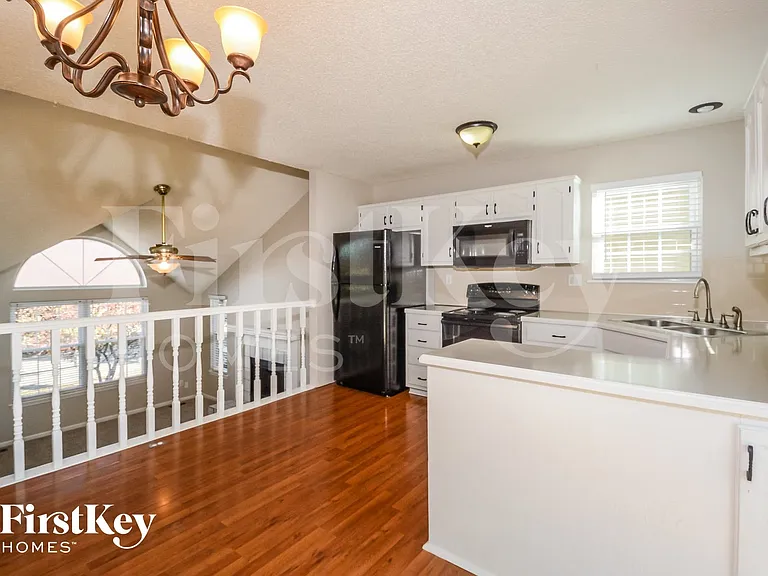 8513 NE 110th St — Photo 6
