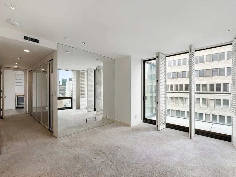 611 Washington St #2305 — Photo 13