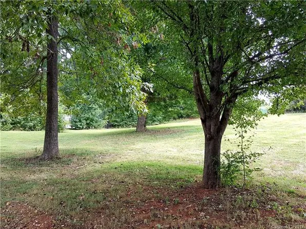 4662 S State Highway 16, Maiden, NC 28650