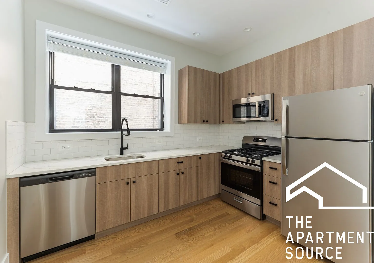 2 bed, 1100 sqft, $3,850 — Photo 2