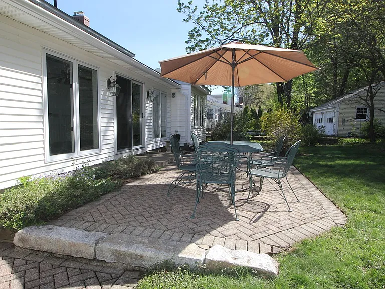 174 Henry St — Photo 20