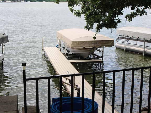 5th image of 303 Lakewood Dr
