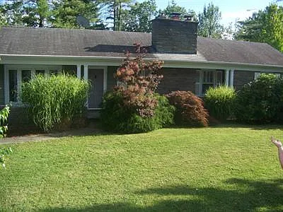 1735 Crestwood Rd photo 1