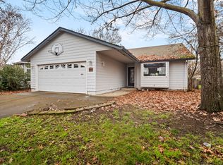 862 Westrop Dr, Central Pt, OR 97502