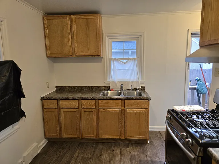1131 Kingsford St #1 — Photo 10
