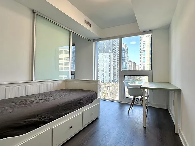 8 Wellesley St W #706 — Photo 9