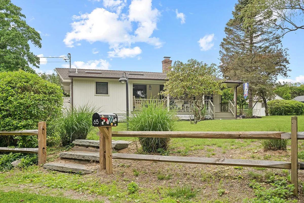 Building Photo - 65 Bayview Dr