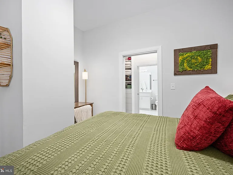 625 Slaters Ln #404 — Photo 39