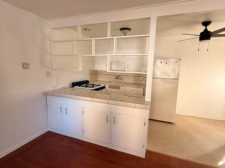 1616 S St #6 — Photo 15