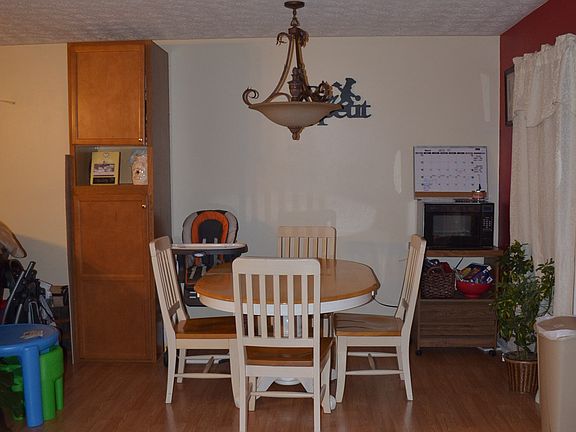 3rd image of 410 E 7th St