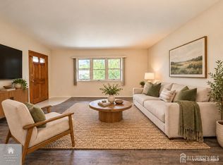 9 Hawaii Ct APT C, Matawan, NJ 07747
