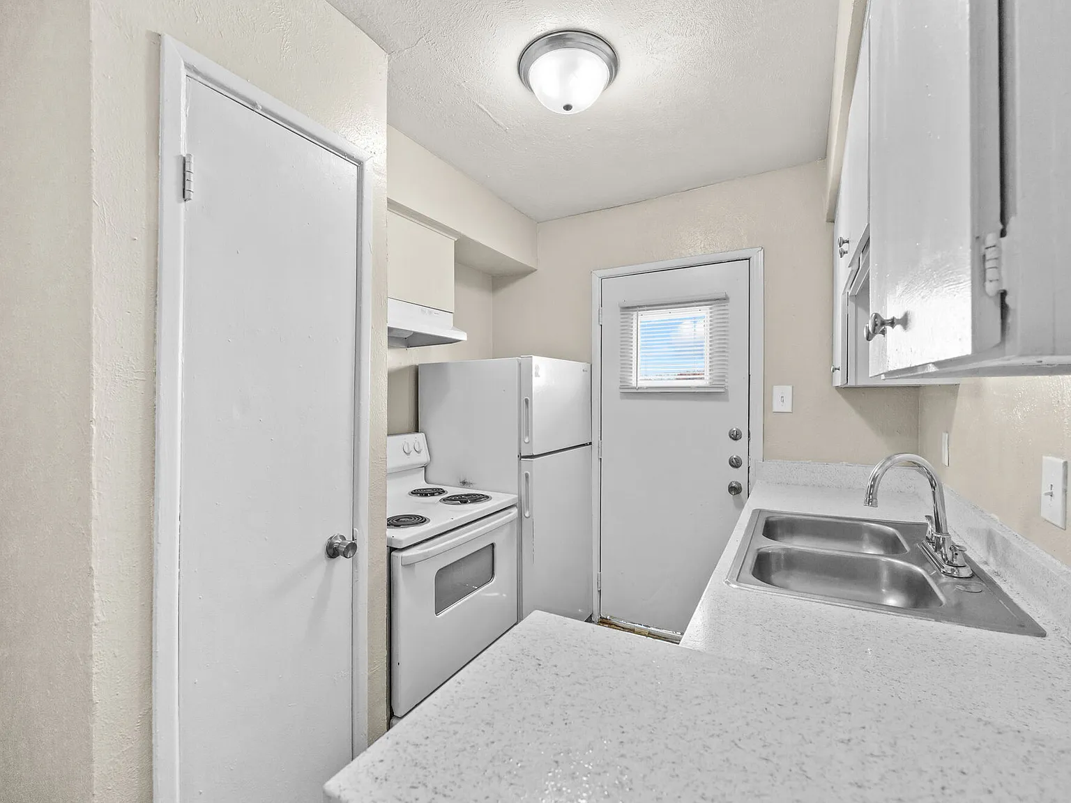 Oakwood — Photo 4