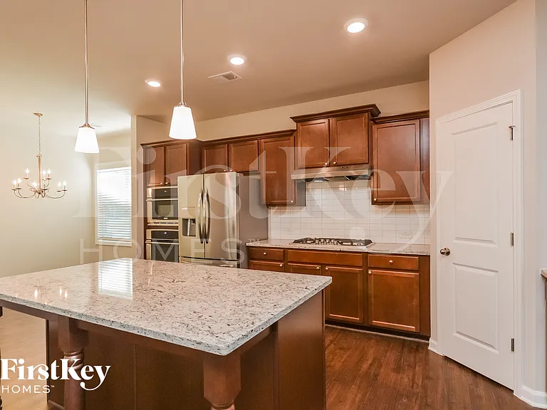 3508 Wheeler Ln — Photo 4