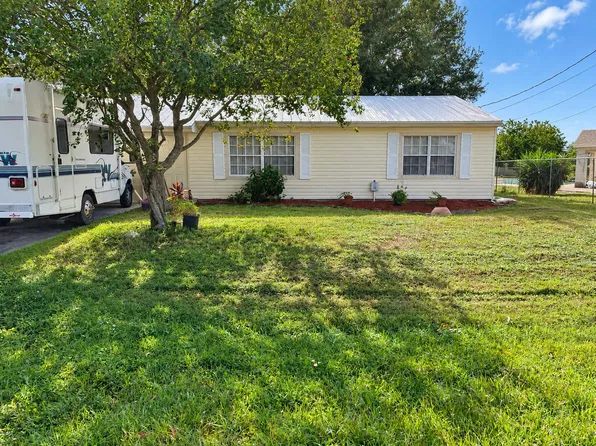 2210 SE FRIENDSHIP Street, Port St Lucie, FL 34952